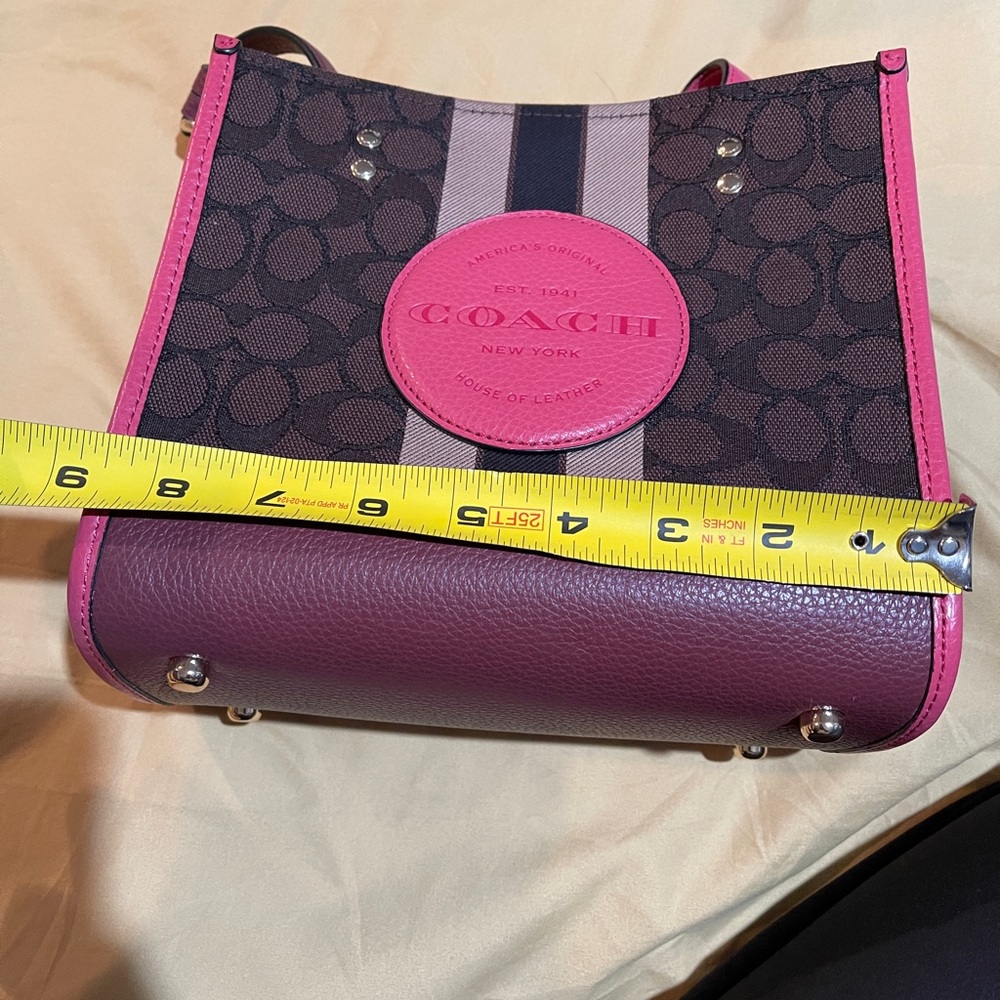Coach tote/crossbody.  Like new, excellent condition none smokers home.